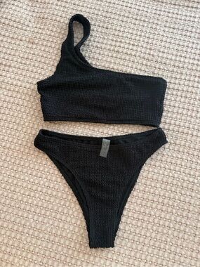 Black One-Shoulder Textured Bikini Set - Women Swim